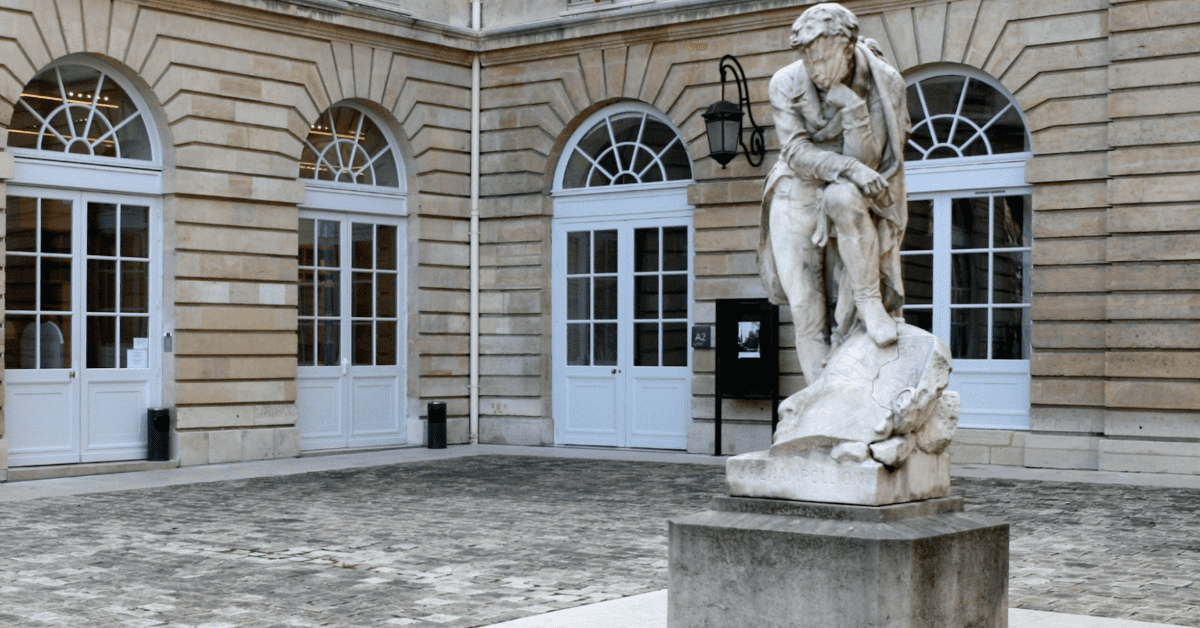 Derogatory Statue of Champollion Stepping on Ramsis II is Causing a Debate 135 Years Later Derogatory Statue of Champollion Stepping on Ramsis II is Causing a Debate 135 Years Later