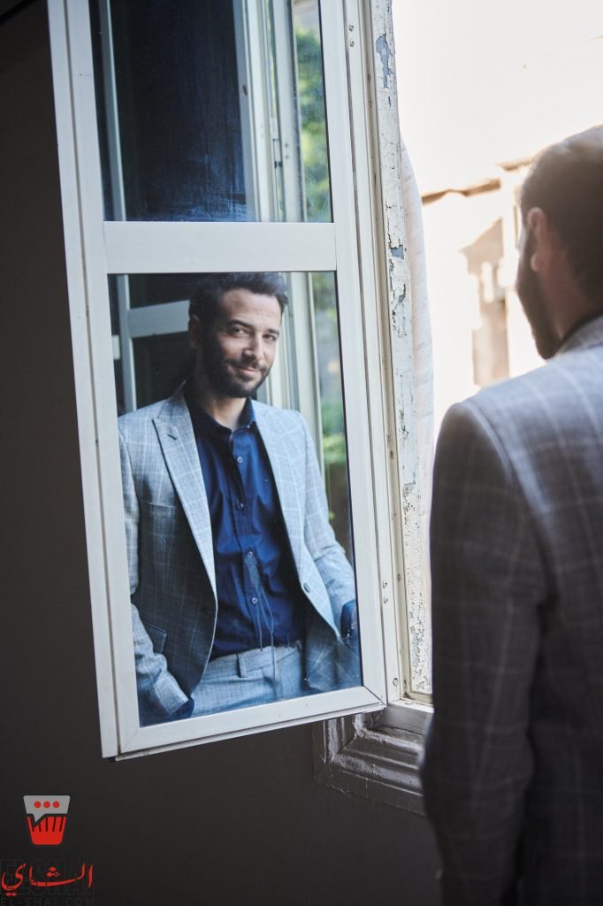 Karim Kassem during E-shai photoshoot with him