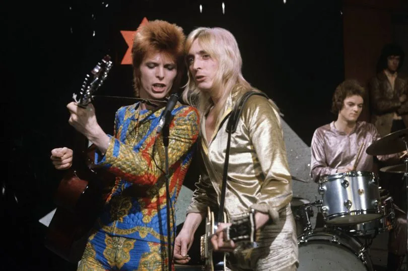 The Evolution of Men's Fashion and Unraveling the Debate Surrounding Artists' Fashion Statements