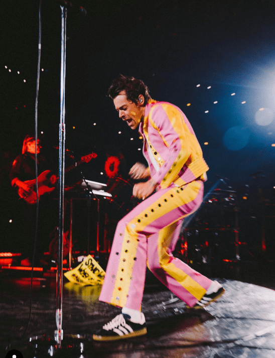 The Evolution of Men's Fashion and Unraveling the Debate Surrounding Artists' Fashion Statements