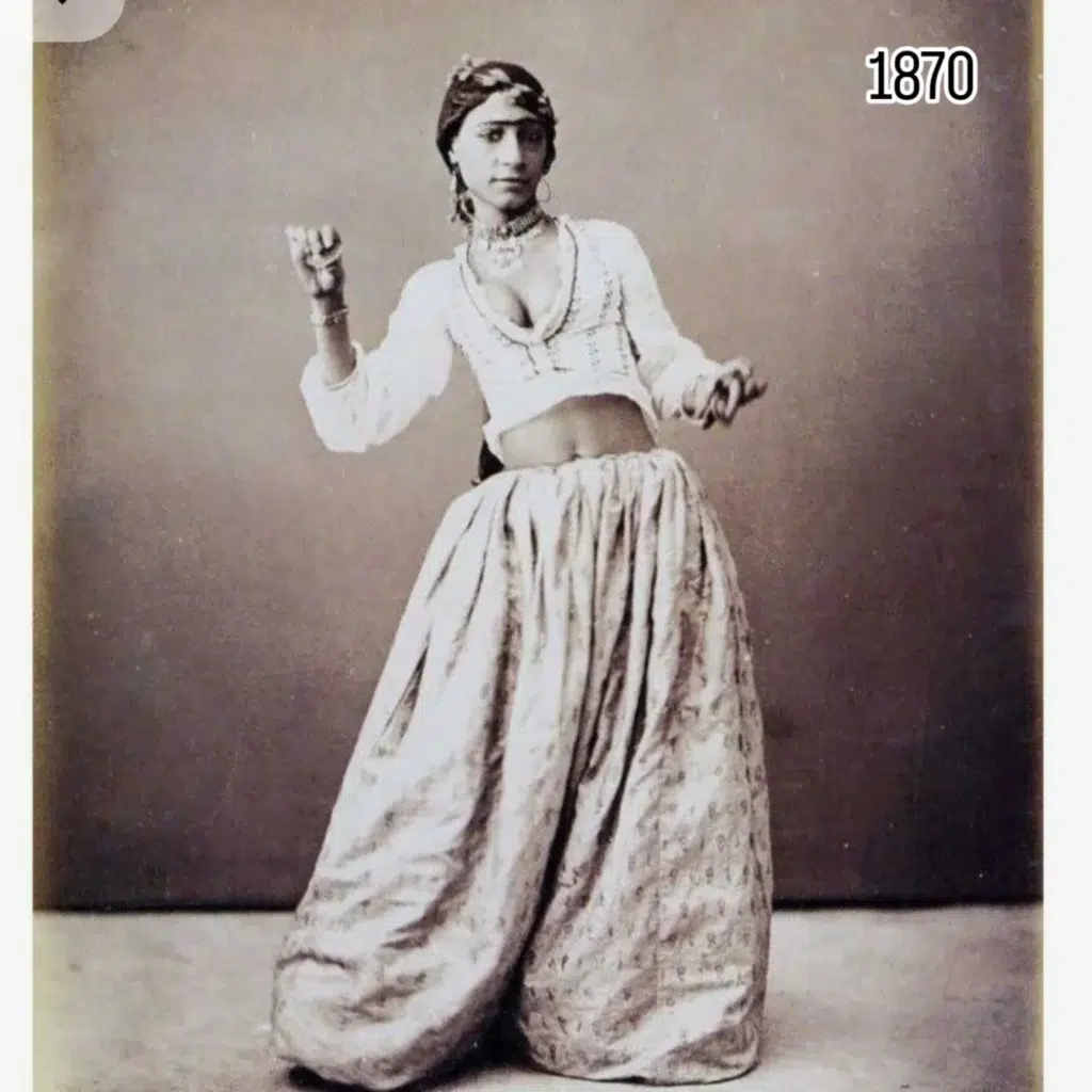 How Colonial Fantasies Turned Ghawazi Dancers into a Scandal: The True Story Behind Egypt’s Ghawazi Women bailarinasdooriente 1756939795 3713802632785030159 67000780204